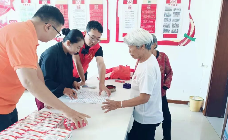 欧博ABG基金会深入佳木斯市桦南县愚公村开展药品捐赠活动